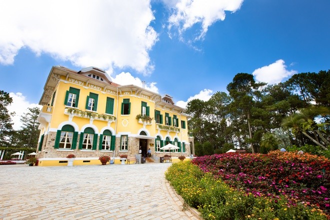 Khuôn viên như vườn thượng uyển trong Dinh Bảo Đại ảnh 5