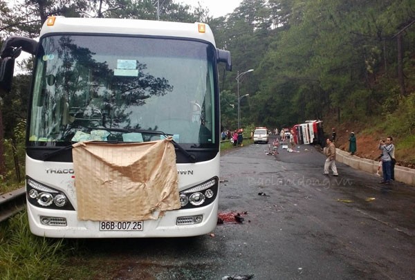 Tai nạn xe khách tại đèo Prenn, 7 người tử nạn ảnh 1