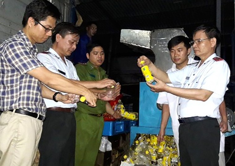 40.000 thùng nước C2, Rồng Đỏ nhiễm chì đã bán hết ảnh 1