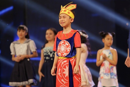 Văn Mai Hương khóc nức nở trên sóng trực tiếp của VTV ảnh 12