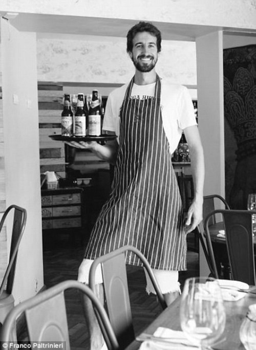 Anh chàng vòng quanh thế giới bằng xe bán sandwich ảnh 4