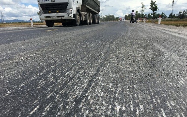 Nghệ An: Thủ phạm giấu mặt khiến hàng loạt ô tô bị lật ảnh 5