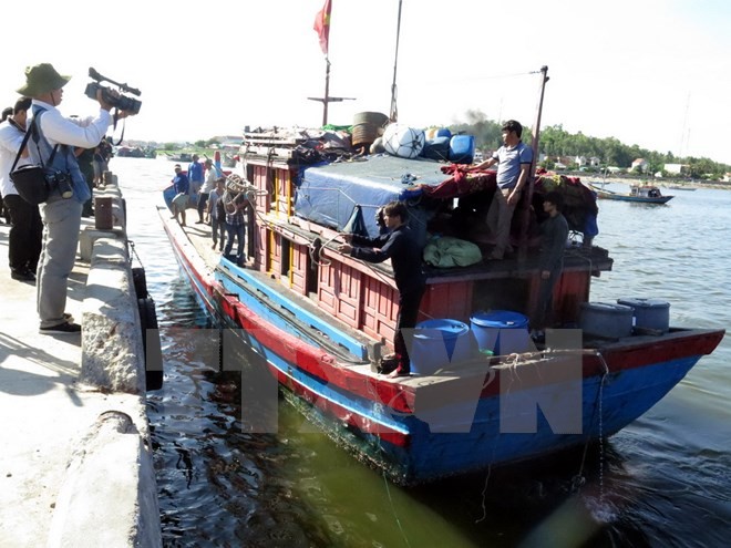 5 ngư dân gặp nạn khi bị tàu Trung Quốc truy đuổi trở về đất liền ảnh 1
