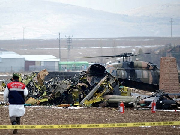 Máy bay quân sự rơi trong khi huấn luyện, 2 người chết ảnh 1