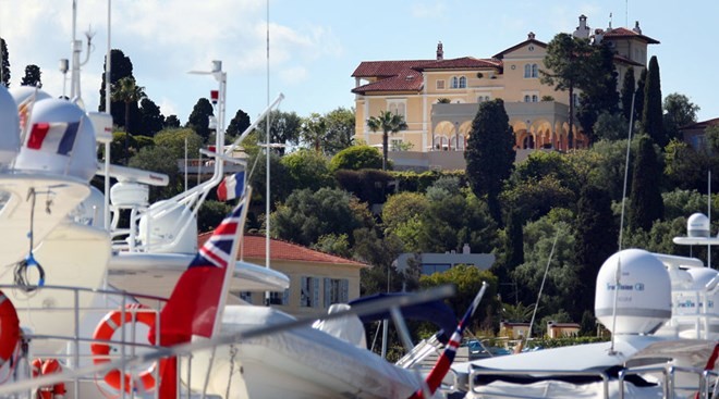 Biệt thự xây dựng năm 1830 được rao bán với giá 1 tỷ euro ảnh 2