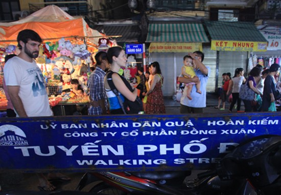 Khu vực hồ Gươm sẽ thành không gian đi bộ từ 1/9 ảnh 1