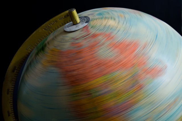 Trái đất đang quay chậm dần vì hiện tượng ấm lên toàn cầu ảnh 1