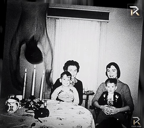 Những bức ảnh kì quái trong lịch sử khiến các nhà khoa học đau đầu ảnh 7