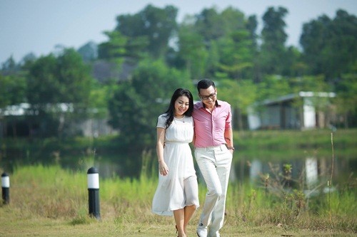 Ca sĩ Anh Thơ e ấp trong 'áo cưới' bên người tình trẻ tuổi ảnh 4