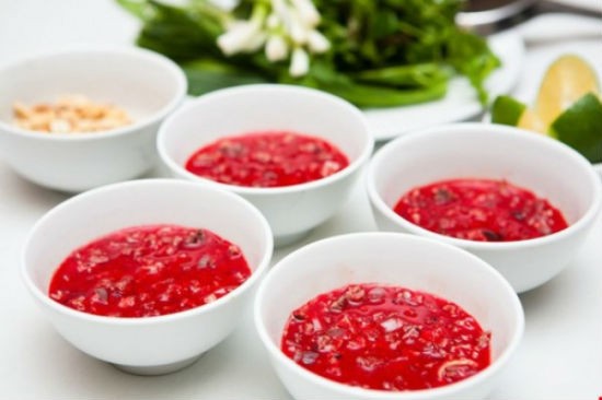 Rùng mình trước quy trình chế biến món tiết canh dơi chết người ảnh 4