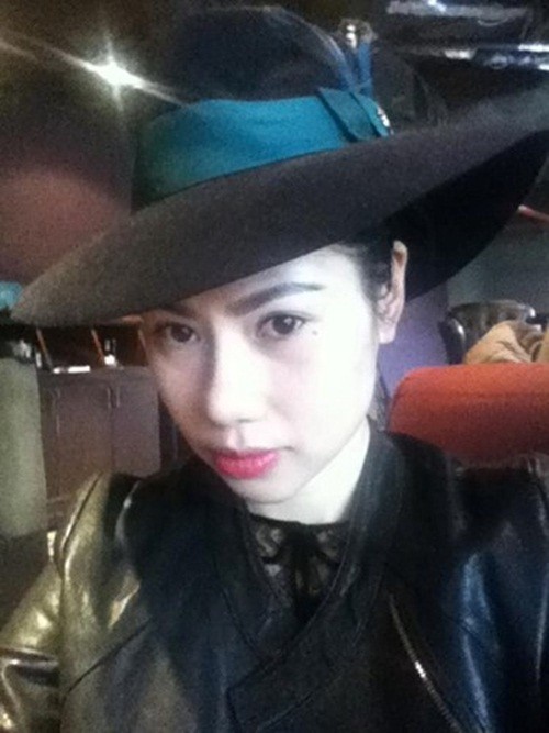 Chân dung người bạn gái hơn tuổi ít biết của Tùng Dương ảnh 2