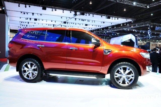 Ford Everest 2016 “chốt” giá thấp nhất 1,249 tỷ đồng tại Việt Nam ảnh 3