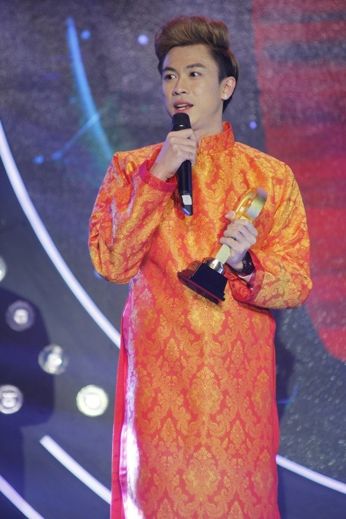 MV hút hơn 60 triệu view, Hồ Việt Trung được Youtube vinh danh ảnh 2