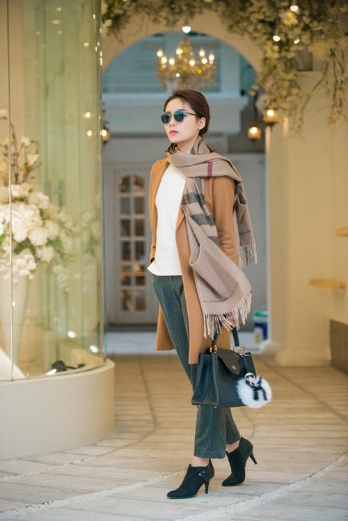 'Bạn trai' đưa Hoa hậu Kỳ Duyên đi chọn hoa cưới ảnh 8