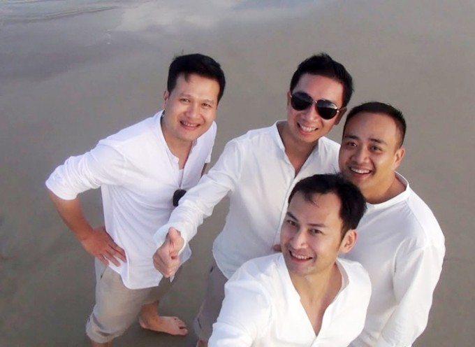 Dân mạng "rung rinh" vì bộ ảnh cưới 4 chú rể và tình bạn 2 thập kỷ ảnh 4