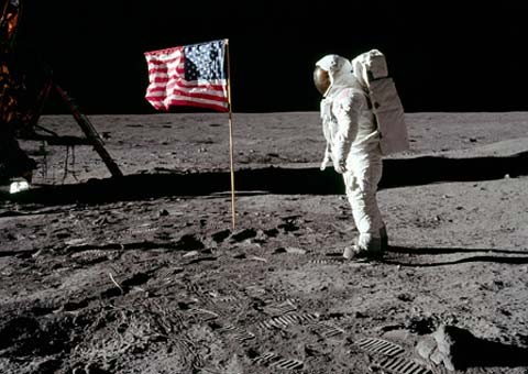 Cuộc đổ bộ của con người lên mặt trăng là sản phẩm của Hollywood? ảnh 2