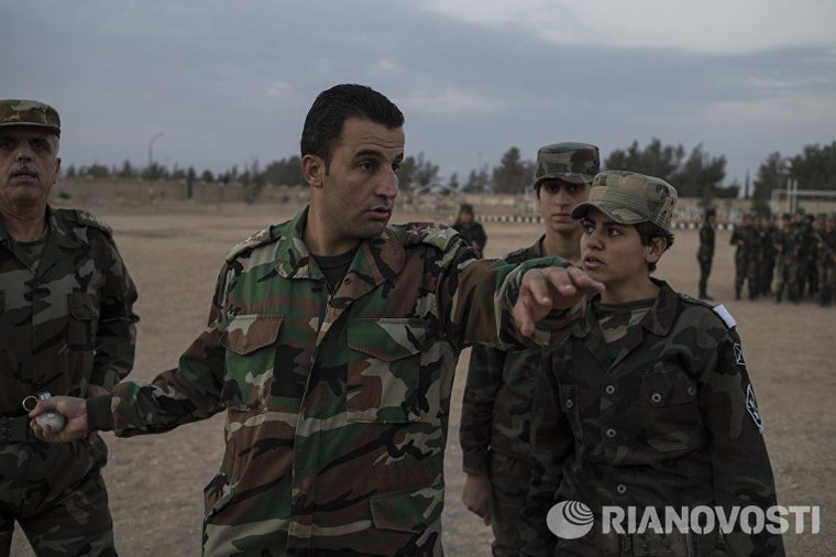 Cận cảnh nữ học viên quân sự luyện tập tại vùng chiến sự ở Syria ảnh 9