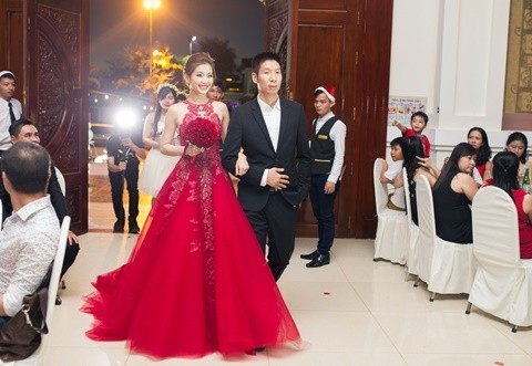 Chồng Á hậu Diễm Trang lái siêu xe 10 tỷ đi hỏi vợ ảnh 6