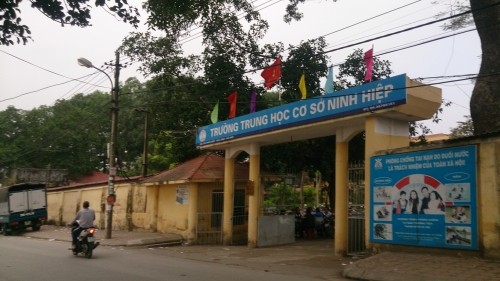 Vụ 2.000 học sinh bị Vụ 2.000 học sinh bị