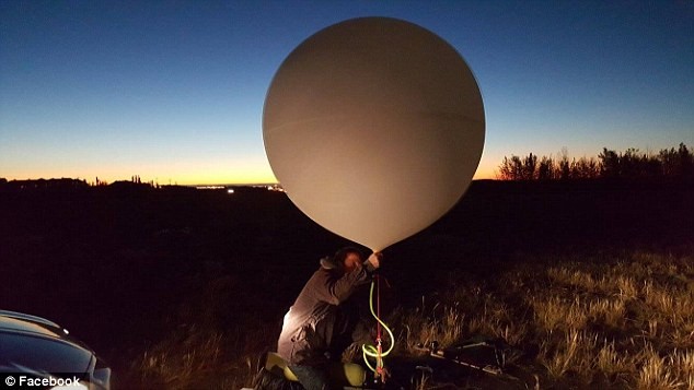 Màn cầu hôn ngoài không gian lãng mạn nhất thế giới ảnh 4