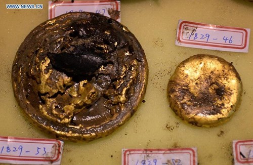 Phát hiện hàng trăm thỏi vàng bên trong mộ 2.000 năm ảnh 5