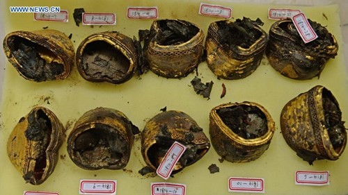 Phát hiện hàng trăm thỏi vàng bên trong mộ 2.000 năm ảnh 6