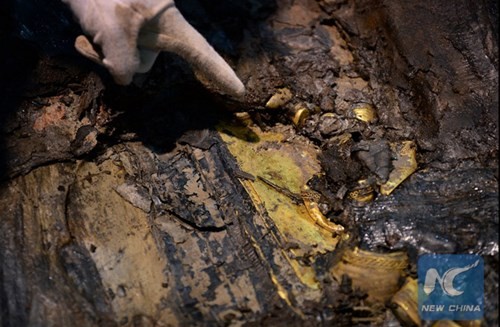 Phát hiện hàng trăm thỏi vàng bên trong mộ 2.000 năm ảnh 8