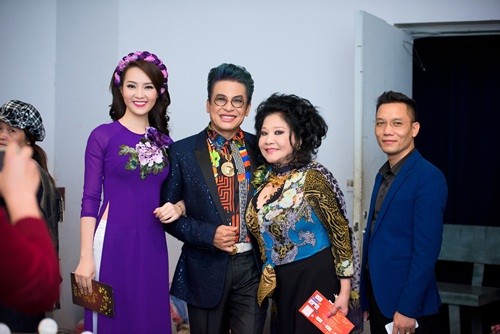 Bà trùm Thúy Nga xuất hiện thân thiết bên MC Thanh Bạch ảnh 2