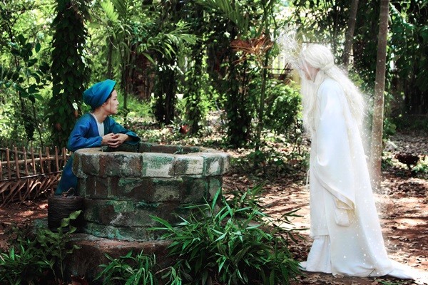 Bạn gái Cường Đô la hóa cô Tấm bơ phờ bên 'bé Bụt' Thành Lộc ảnh 4