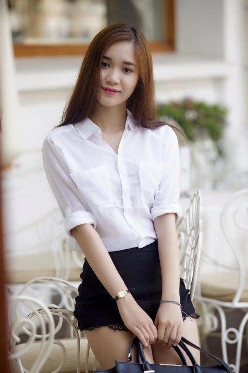 'Gà mới' của Vũ Khắc Tiệp có thật đẹp hơn Ngọc Trinh? ảnh 2