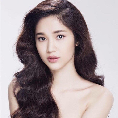 'Gà mới' của Vũ Khắc Tiệp có thật đẹp hơn Ngọc Trinh? ảnh 1