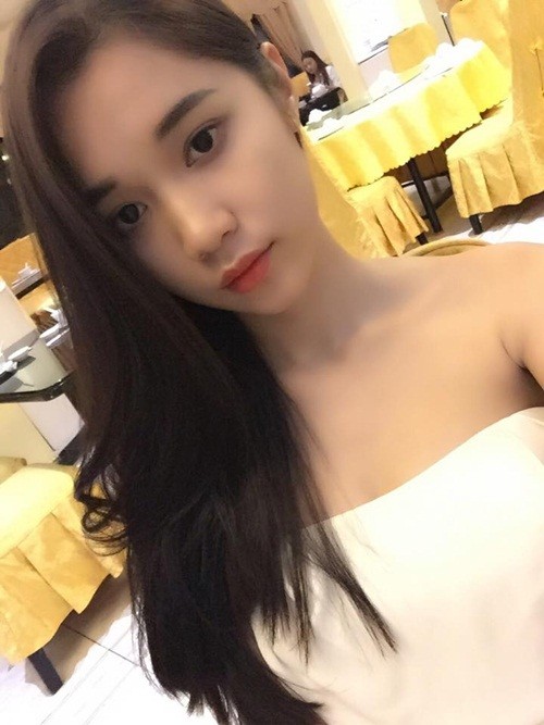 'Gà mới' của Vũ Khắc Tiệp có thật đẹp hơn Ngọc Trinh? ảnh 3