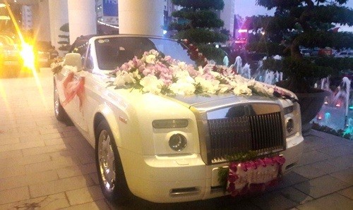 Hoàng Thùy Linh, Uyên Linh hát trong đám cưới 60 tỷ ảnh 6