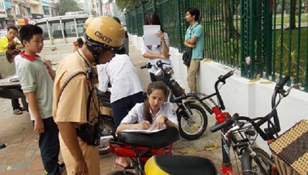 Hôm nay (7/12), đăng ký biển số quản lý xe máy điện ảnh 1