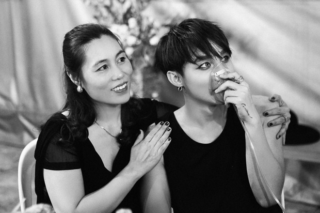 Hình ảnh Sơn Tùng M-TP hậu liveshow khiến fan đau lòng ảnh 7