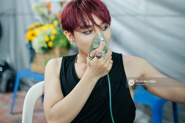 Hình ảnh Sơn Tùng M-TP hậu liveshow khiến fan đau lòng ảnh 4