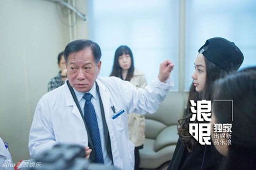 Dương Mịch gây 'bão' khi ngầm đồng ý 'tố' Angelababy dao kéo ảnh 3