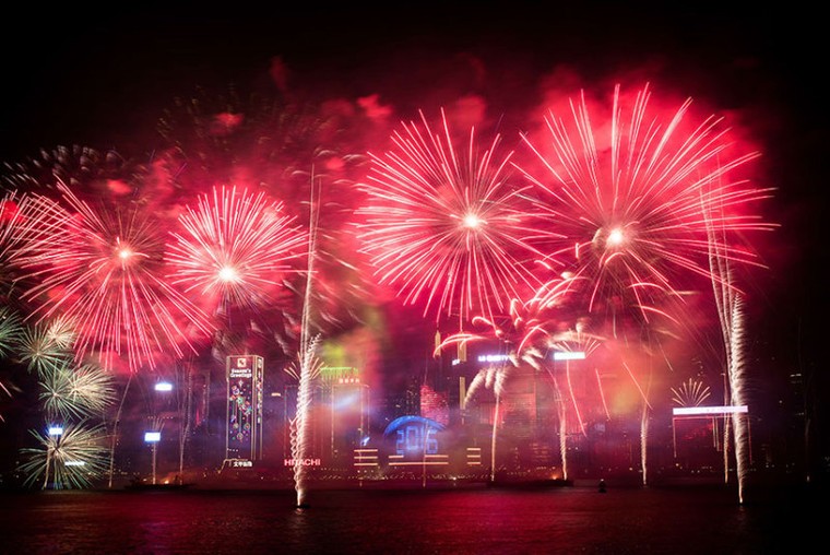 Pháo hoa rực rỡ khắp thế giới chào đón năm mới 2016 ảnh 14