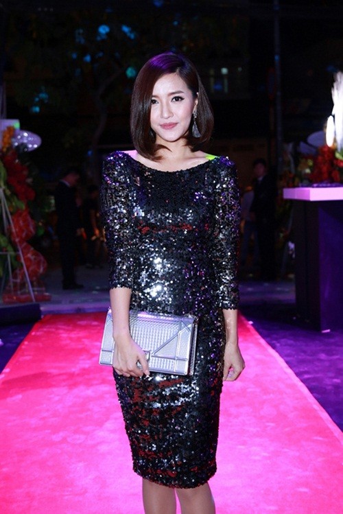 Elly Trần đọ dáng bên Huyền My sau thời gian sinh con ảnh 8