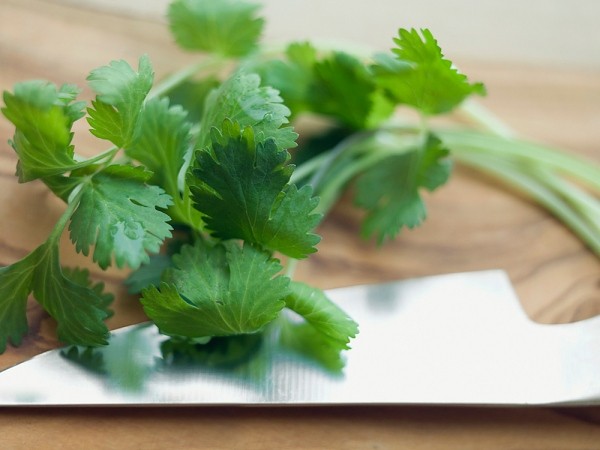 Giật mình trước 12 loại thực phẩm quý ông càng ăn càng... yếu ảnh 1