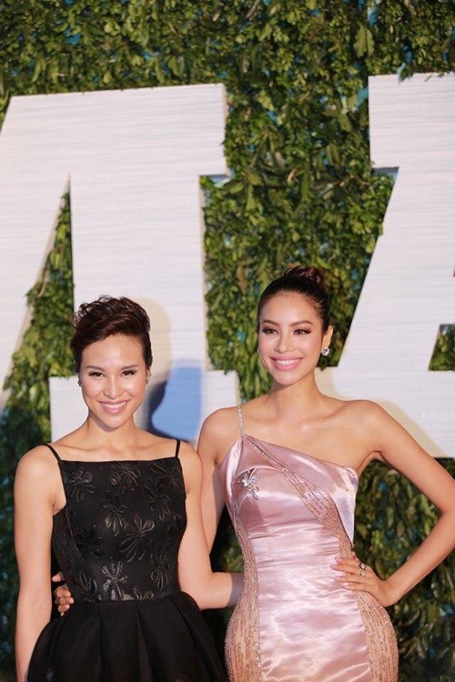 Phạm Hương nhẹ nhàng 'đánh bật' thảm đỏ Zing Music Awards ảnh 6