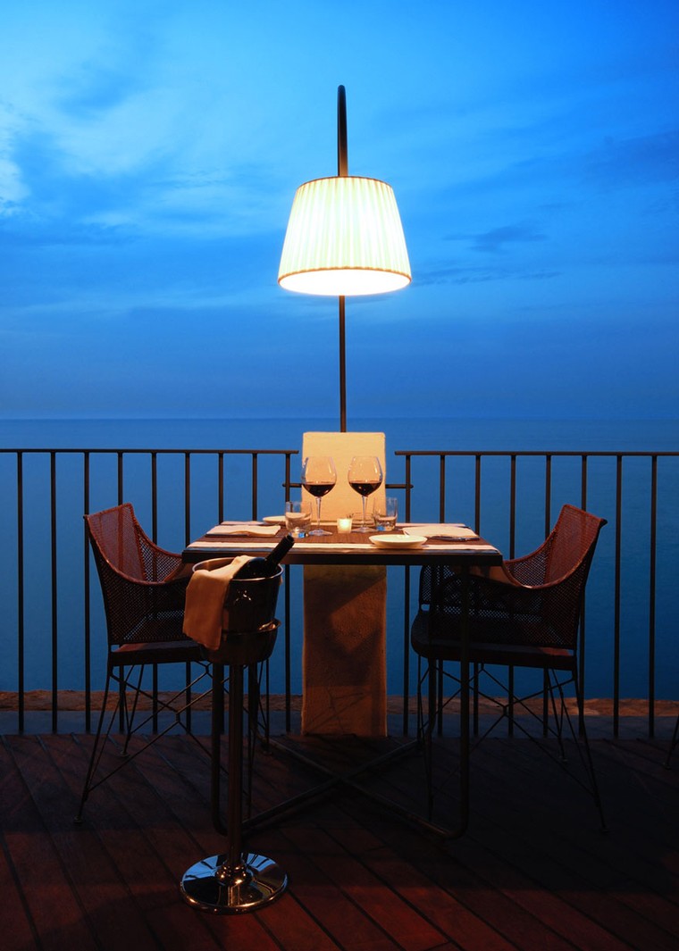 Thưởng thức bữa tối với nhà hàng xây trong hang đá ảnh 3