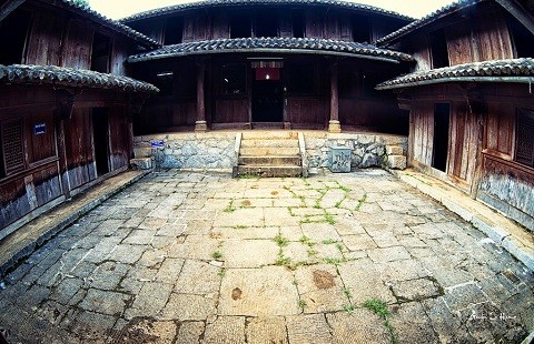 Lạc bước vào 'lâu đài' bí ẩn nhất cao nguyên đá Đồng Văn ảnh 2