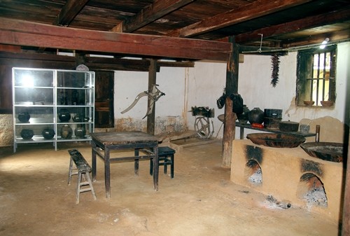 Lạc bước vào 'lâu đài' bí ẩn nhất cao nguyên đá Đồng Văn ảnh 4