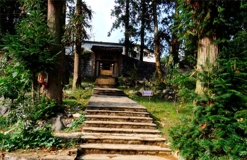 Lạc bước vào 'lâu đài' bí ẩn nhất cao nguyên đá Đồng Văn ảnh 5