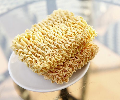 Những điều PHẢI nhớ khi ăn mì gói để không mang bệnh vào người ảnh 1