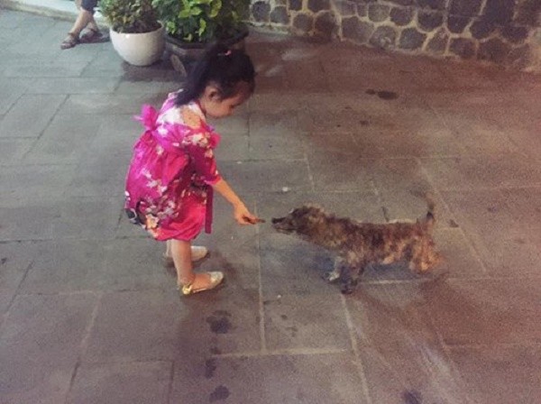 Thủy Tiên khoe ảnh cận mặt con gái ảnh 1