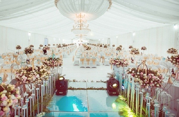 Đám cưới như cung điện, rước dâu bằng máy bay, không nhận tiền mừng ảnh 1