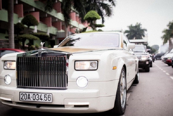 Đám cưới như cung điện, rước dâu bằng máy bay, không nhận tiền mừng ảnh 4