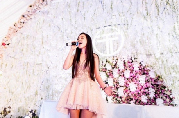 Đám cưới như cung điện, rước dâu bằng máy bay, không nhận tiền mừng ảnh 5